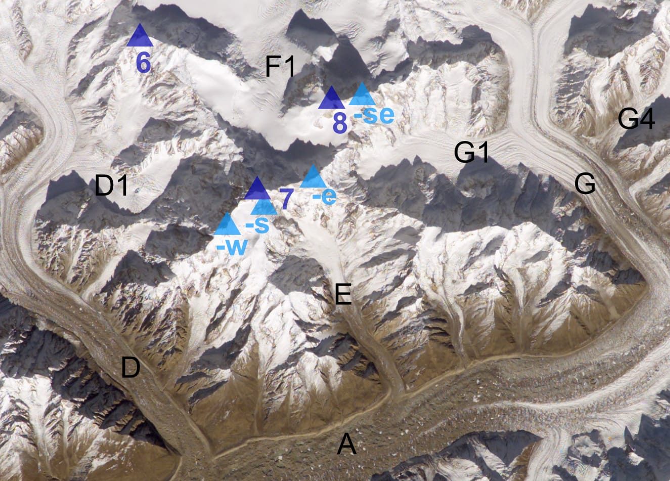 Immagine satellitare annotata del ghiacciaio Hispar con Distaghil Sar, Kunyang Chhish e Pumari Chhish