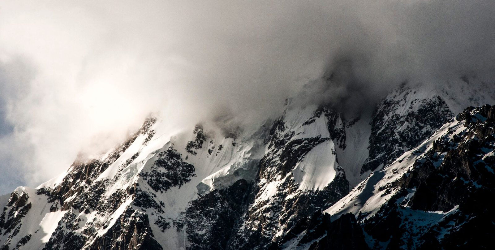 Der Schnee- und Eisgipfel des Malubiting, 7.458 m, in den Rakaposhi-Haramosh-Bergen